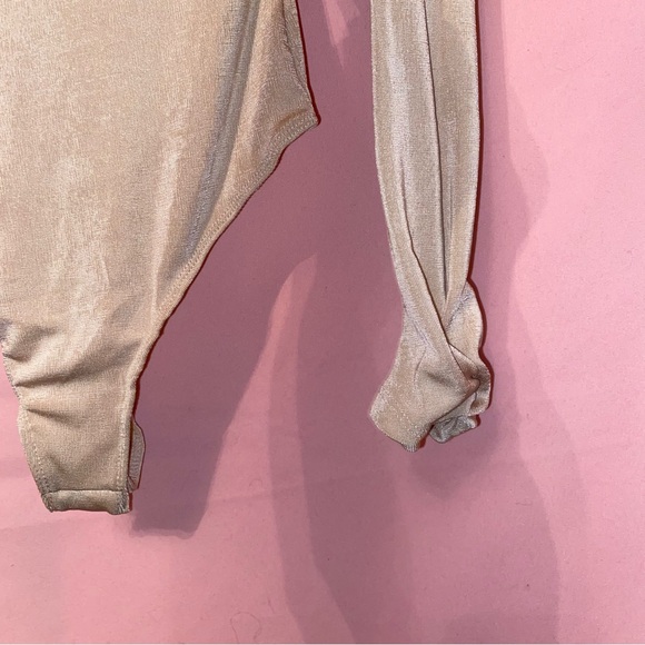 Taupe ‘Thats Hot’ Bodysuit Small Longsleeve White Cream Off Shoulder Free People - Picture 3 of 16